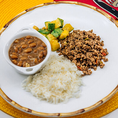 (07) Patinho Moído, Arroz, Feijão e Abobrinha Refogada