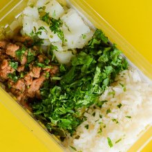 Músculo Bovino, arroz, feijão, batata e couve congelado Congelado