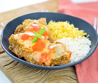 Frango à Parmegiana, Batata Palha e Arroz