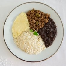Carne Moída, Purê de Batatas, Arroz e Feijão (Fome de Leão)
