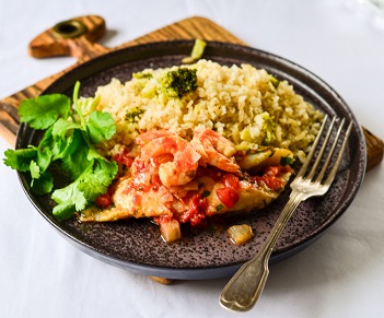 Filé de Peixe com Molho de Camarão e Arroz Integral com Brócolis Congelado