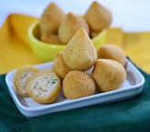 Coxinhas de Frango com Catupiry  (12 unidades) Congelada