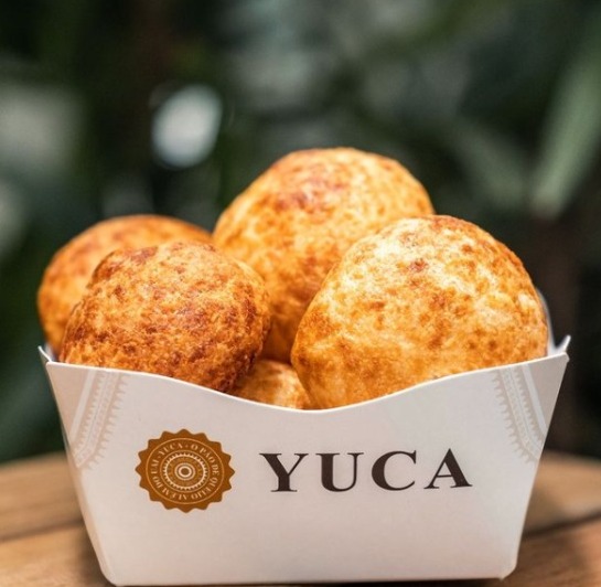 Pão de Queijo de Tapioca coberto com Parmesão Congelado